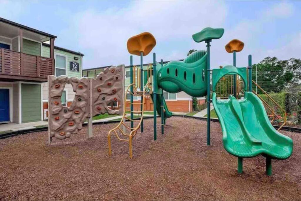 Beautiful/Spacious 2 Bedroom Houston Near Galleria Esterno foto